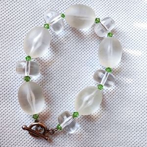 Frosted Oval Lucite Clear Lucite Doughnut Beads Kelly Green Bicone Bead Bracelet
